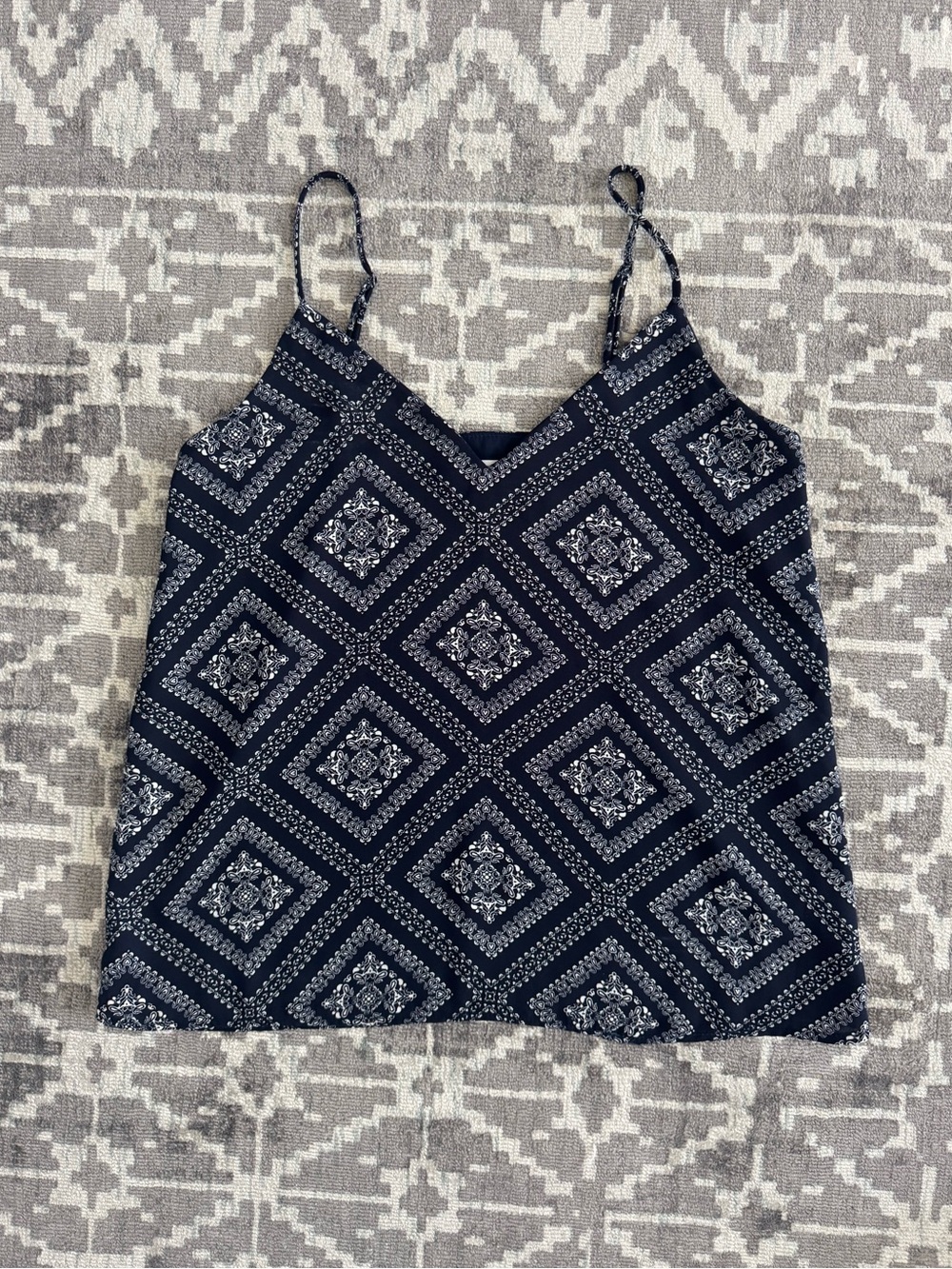 S Socialite camisole tank spaghetti strap paisley print navy lined